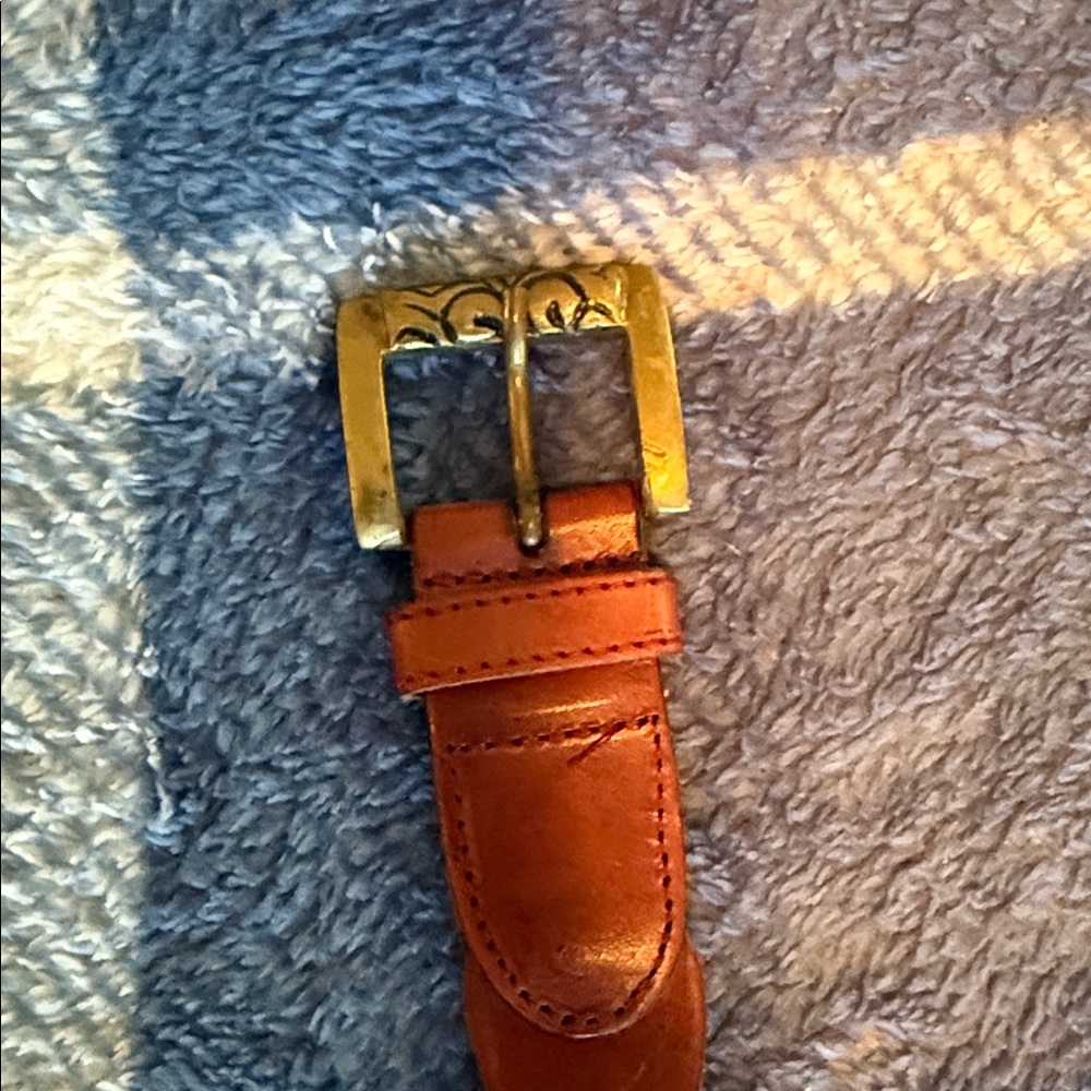 Elegant Tan Leather Belt with Gold Buckle